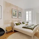 Chic & Spacious 2bdr - 4p - Av Suffren Tour Eiffel *