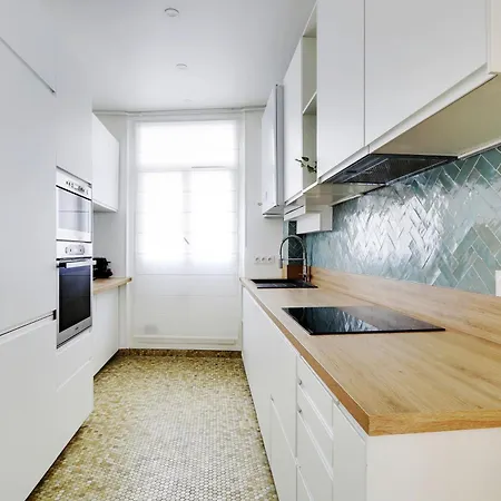 Chic & Spacious 2bdr - 4p - Av Suffren Tour Eiffel *