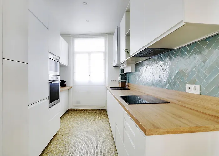 Chic & Spacious 2bdr - 4p - Av Suffren Tour Eiffel *