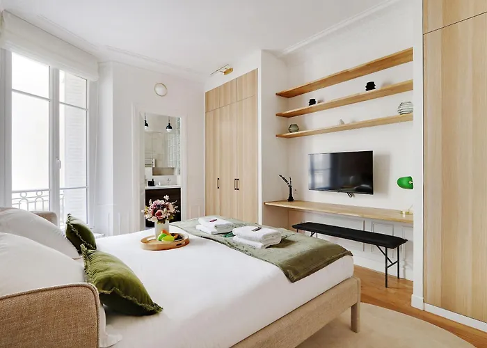 Chic & Spacious 2bdr - 4p - Av Suffren Tour Eiffel *