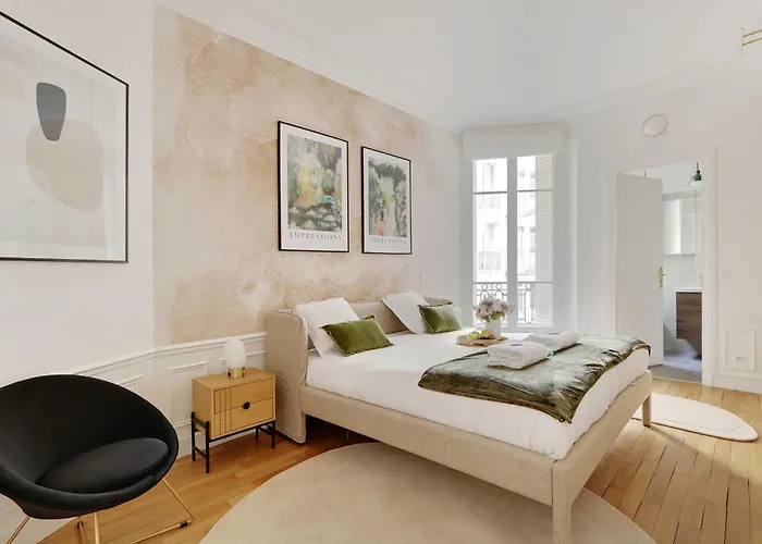 Chic & Spacious 2bdr - 4p - Av Suffren Tour Eiffel *