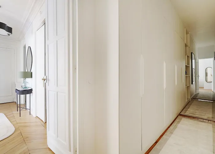 Chic & Spacious 2bdr - 4p - Av Suffren Tour Eiffel Apartament