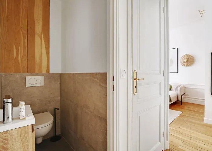 Chic & Spacious 2bdr - 4p - Av Suffren Tour Eiffel Lägenhet